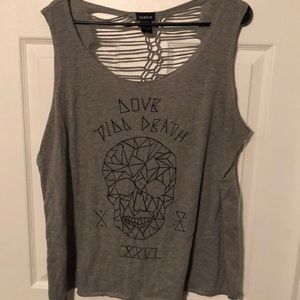 Grey tank top with skull